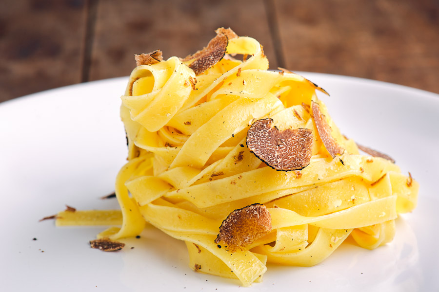 Tagliatele cu trufe ?i unt - re?et? rapid? italian?