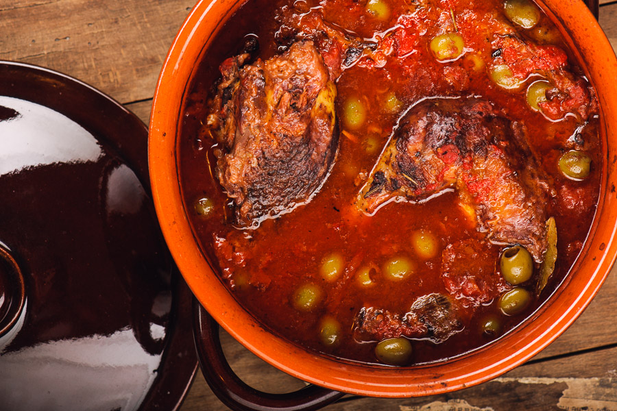 Pollo alla cacciatora - toc?ni?? de pui cu m?sline - re?et? v�n?toreasc? din Italia