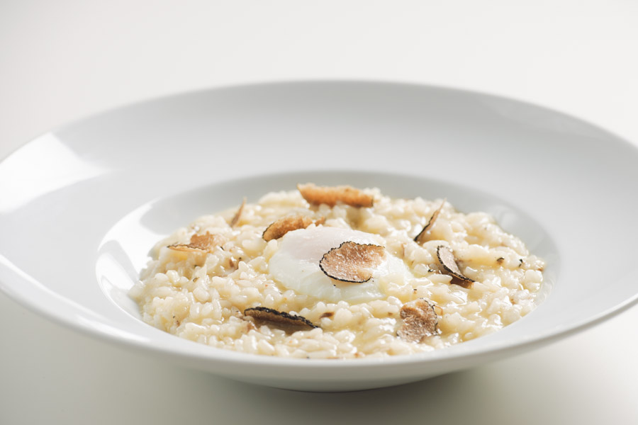 Re?et? risotto cu trufe ?i ou po?at