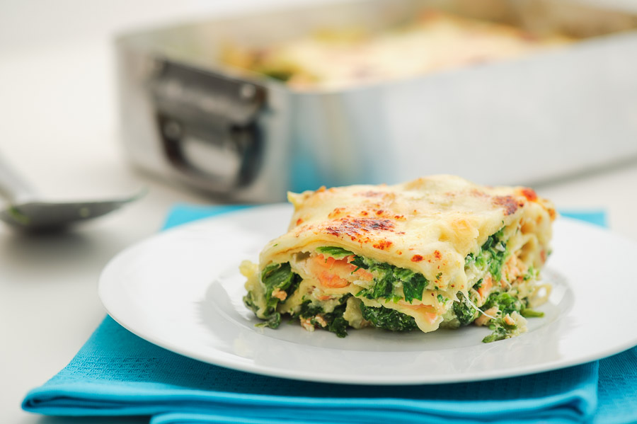 Lasagna de somon cu spanac ?i mozzarella