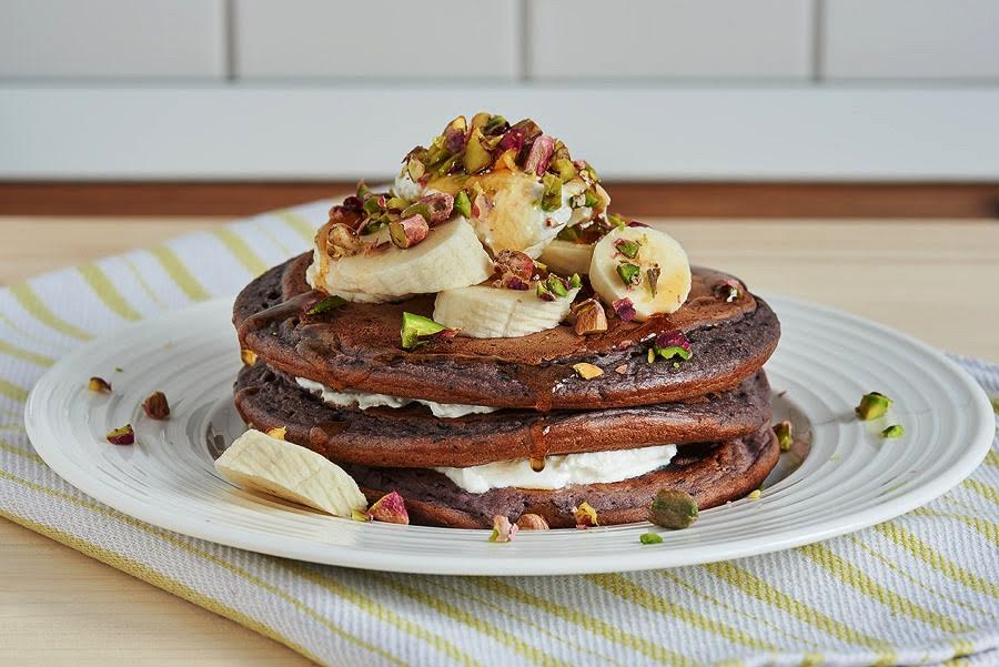 Cl?tite americane pancakes cu afine ?i banane